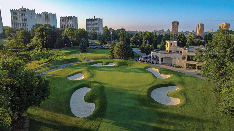 Aerial view of Oakdale Golf and Country Club in Toronto